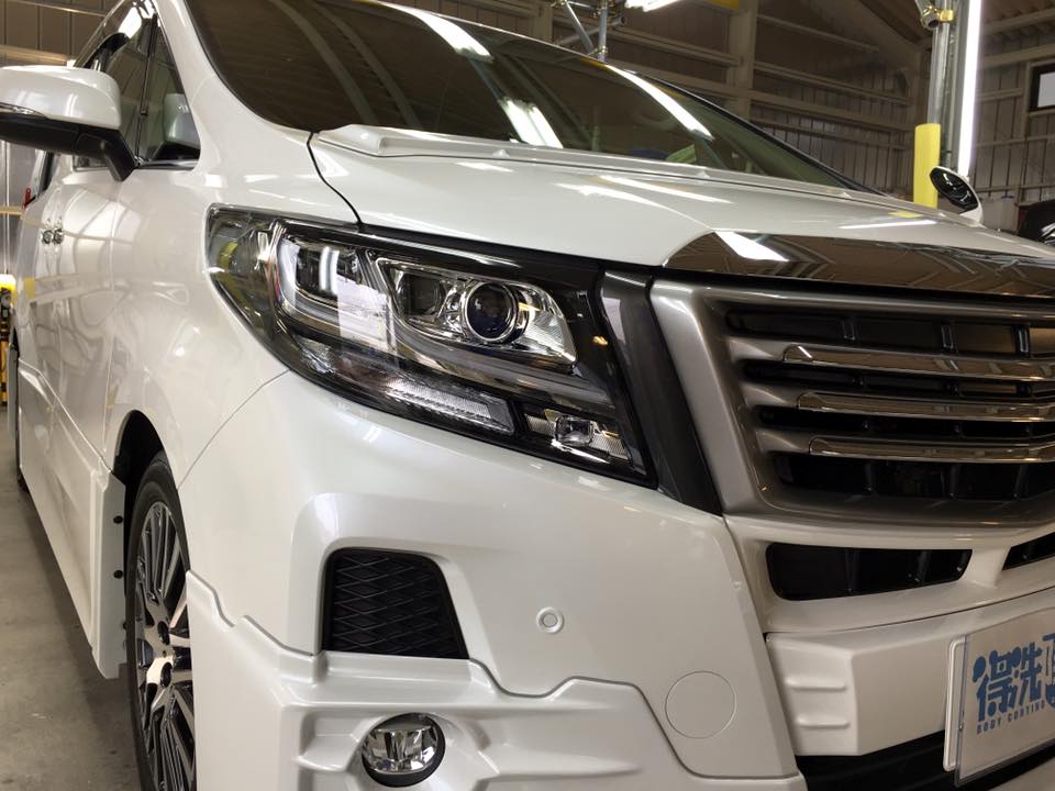 5アルファード・プレミアムコーティング・運転席側ヘッドライト付近