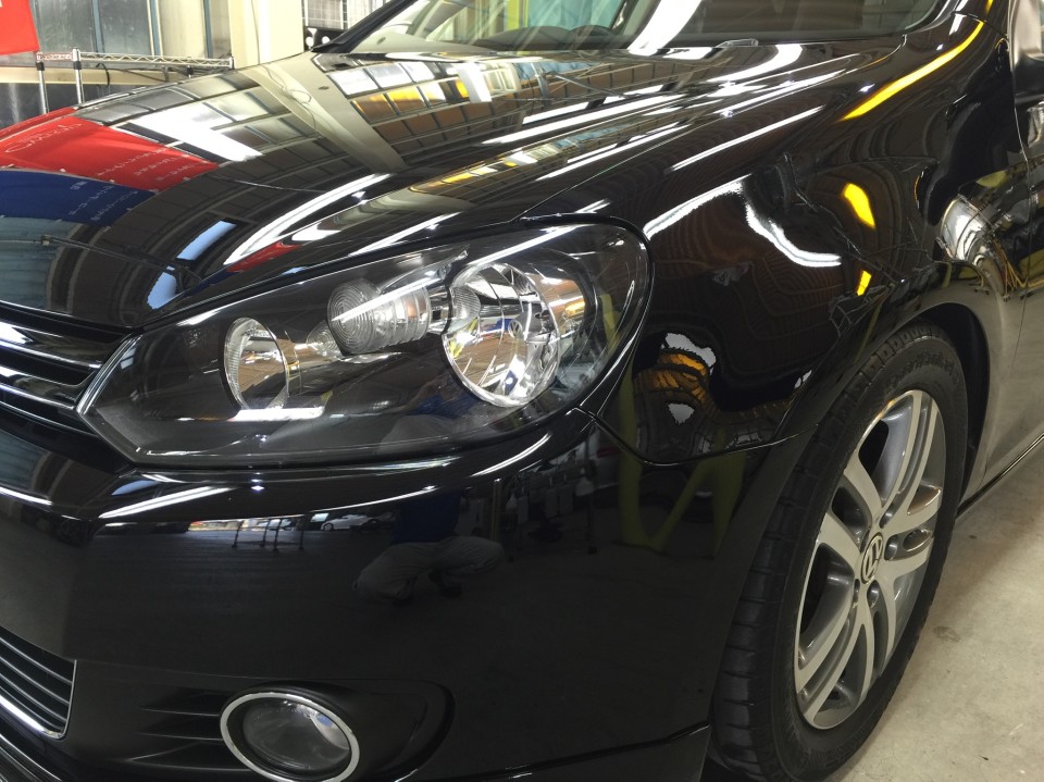 VWゴルフ・プレミアムコーティング・助手席側ヘッドライト周辺