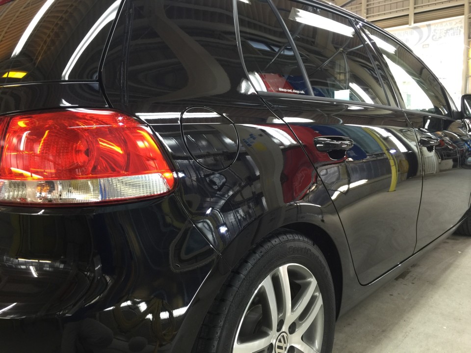 VWゴルフ・プレミアムコーティング・運転席側後方より