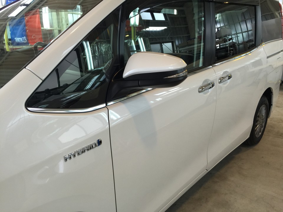 エスクァイアにプレミアムコーティング・助手席ドア付近