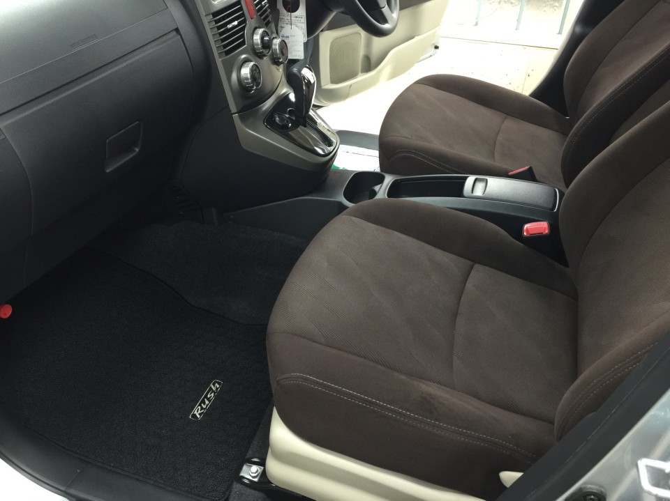 ラッシュ・クイック車内クリーニング・助手席