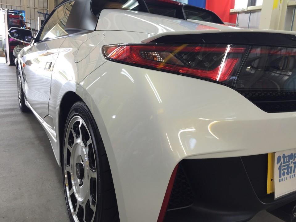 S660・エシュロンナノフィル・助手席側テールレンズ周辺