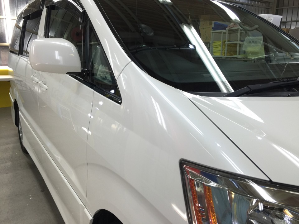 アルファード10系・ガラスコーティング・運転席側フェンダー