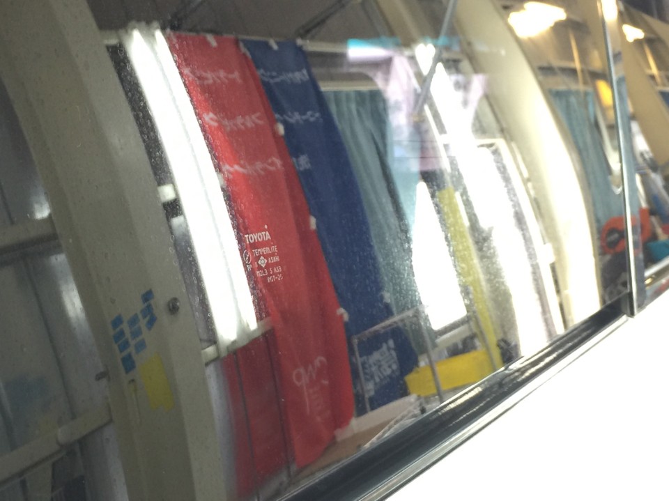 アルファード10系・窓ガラスウロコ取り1前