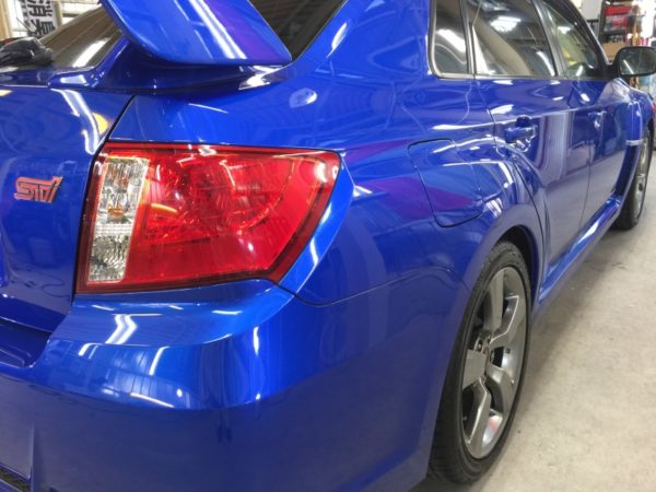 インプレッサ・エシュロンゼンゼロ施工後の運転席側テールレンズ付近