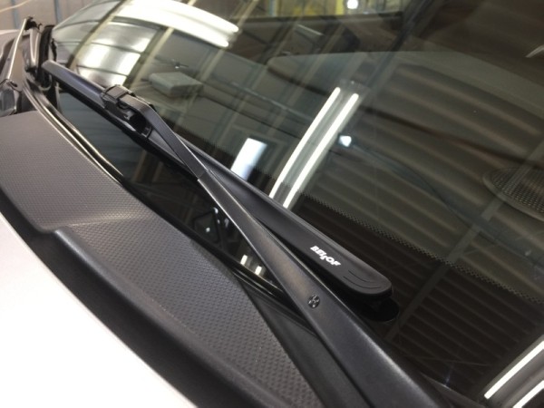 黒い樹脂パーツ