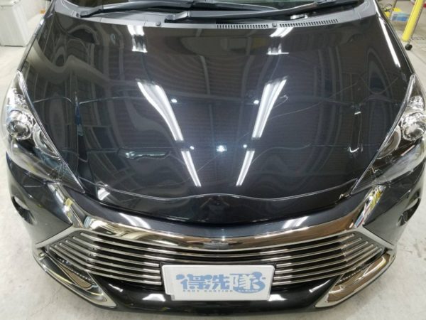 アクア・スタンダードコーティング施工後のボンネット