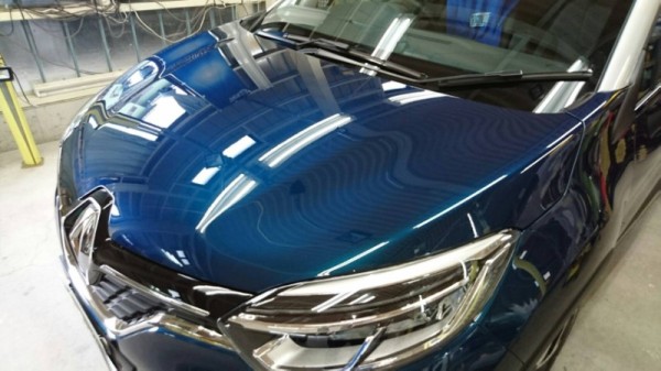 ルノー・キャプチャー・プレミアムコーティング後のボンネット