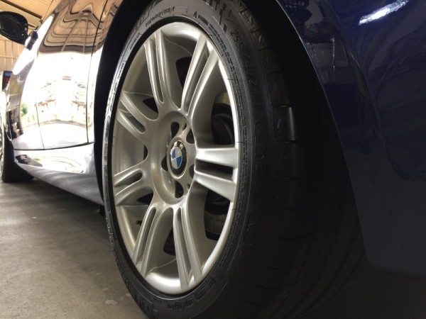BMW3・ハイモースコート施工後の運転席側フロントタイヤ周り