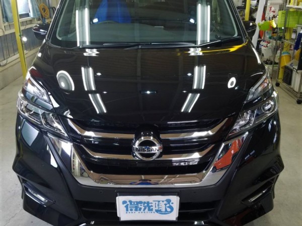 セレナ・プレミアムコーティング後のボンネット