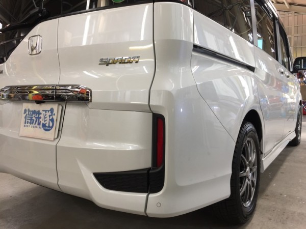 ステップワゴン・プレミアムコーティング施工後の運転席側テール付近