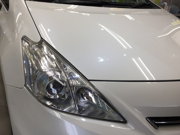 プリウスα・プレミアムコーティング後のボンネット２