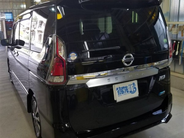 セレナ・プレミアムコーティング後・助手席側後方より