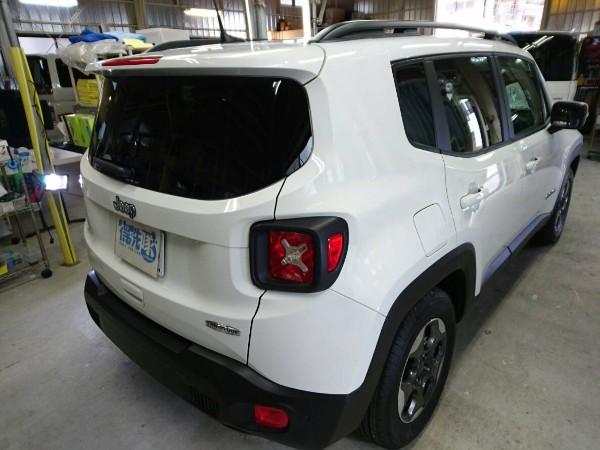 レネゲード・プレミアムコーティング後の右後方より