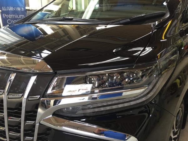 アルファード・ハイドロフィニッシュ後の左ヘッドライト付近