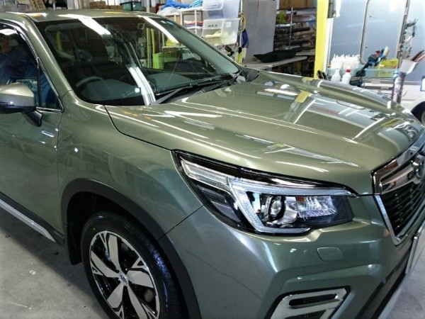 フォレスター・プレミアムコーティング後の右ヘッドライト付近