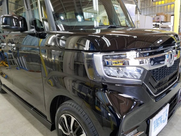 NBOX・プレミアムコーティング後の右ヘッドライト付近