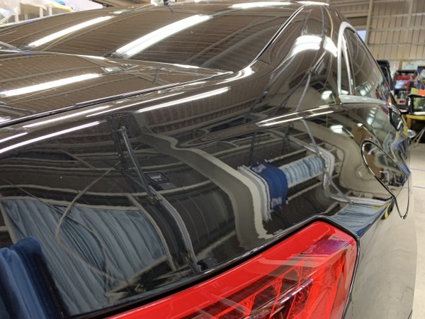 メルセデスベンツE・プレミアムコーティング後の右テール付近