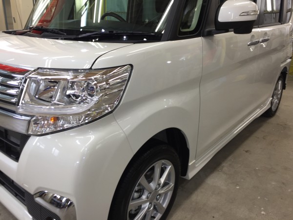 タント・プレミアムコーティング後の左ヘッドライト付近