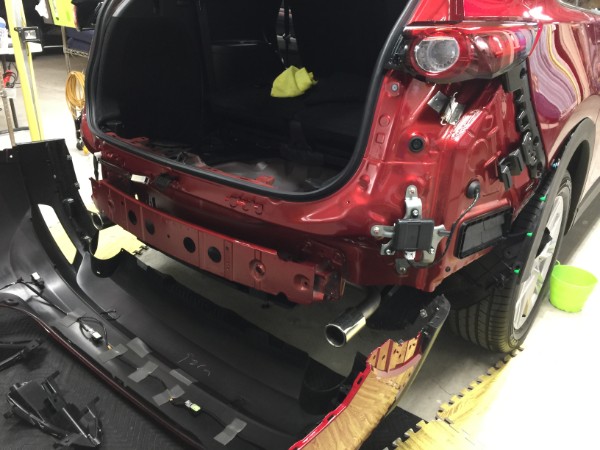 CX-8・LEDリフレクター＆リアゲートフットセンサー取付中