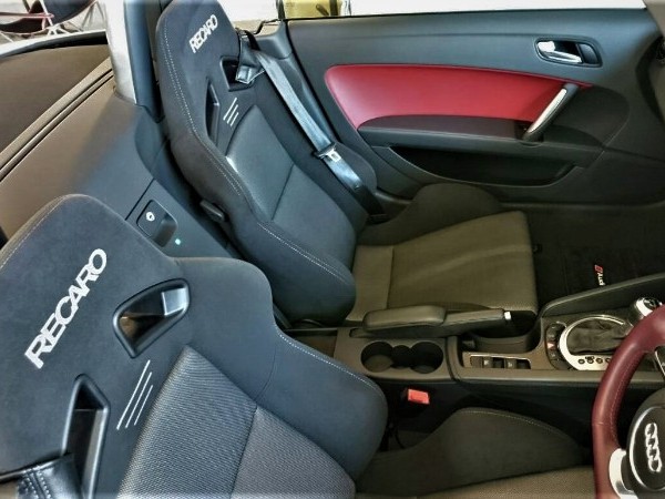 アウディTT・プレミアム車内クリーニング後の助手席