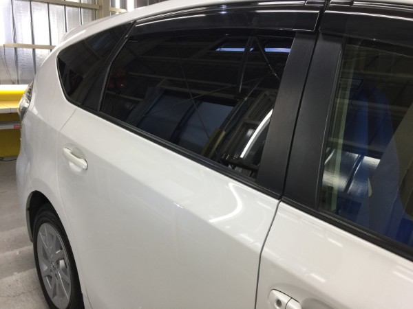 プリウスα・カーフィルム施工後の右後席ドア