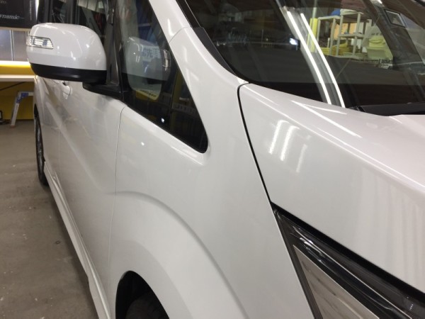 ステップワゴン・プレミアムコーティング施工後の運転席ドア周り