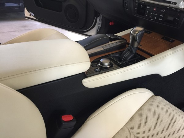 レクサスGS・レザーコーティング施工後のセンターコンソール