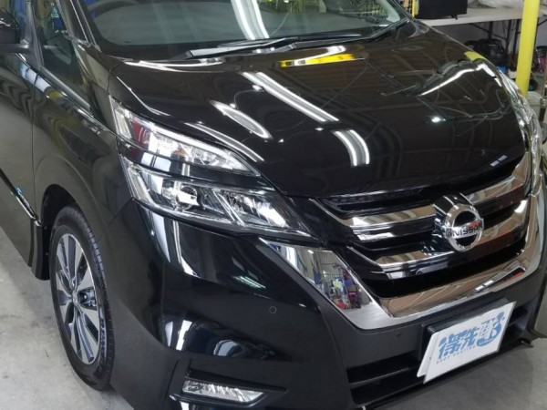 セレナ・プレミアムコーティング後のボンネット2