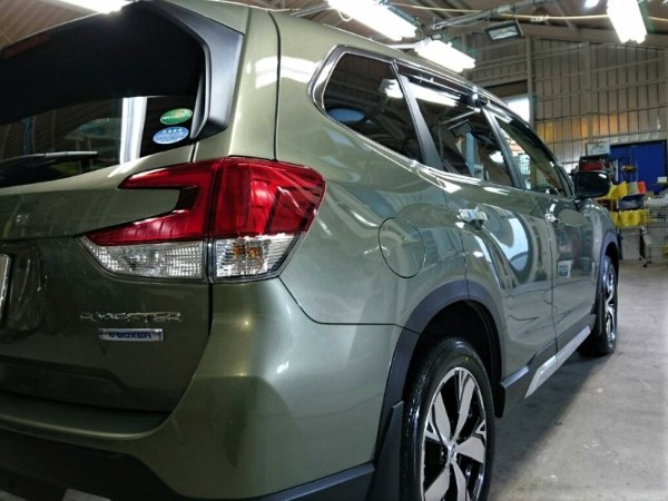 フォレスター・プレミアムコーティング後の右テール