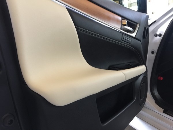 レクサスGS・レザーコーティング施工後のドアパネル