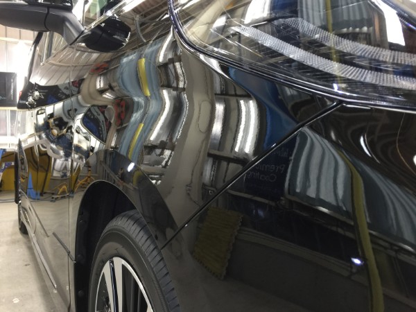 アルファード・ハイドロフィニッシュ右フェンダー付近