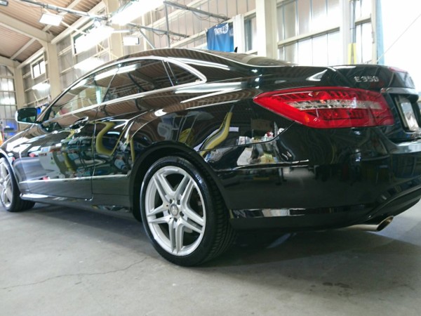 メルセデスベンツE・プレミアムコーティング後の左後方より