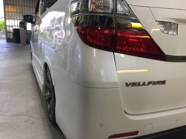 ヴェルファイア・スタンダードコーティング後の左テール付近