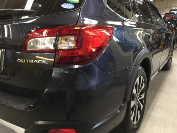 アウトバック・エシュロンゼンゼロ施工後の右テール付近