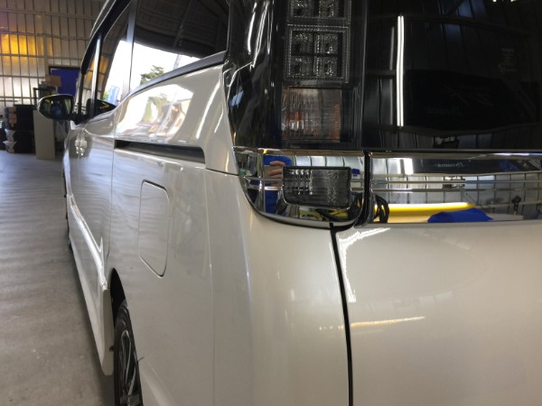 ヴォクシー・ボディコーティング後の左テール付近