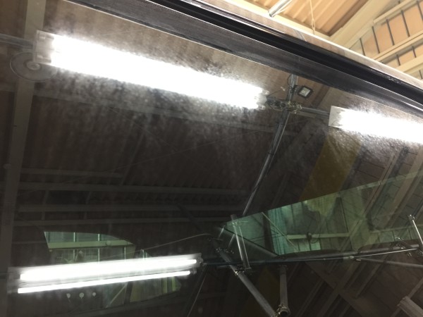 クラウン・窓ガラスウロコ取り・サイドウィンドウ1