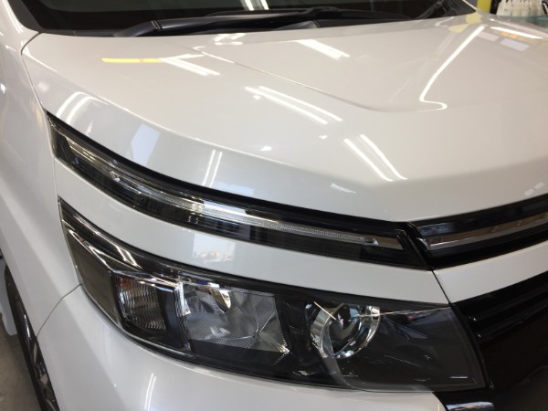 ヴォクシー・ボディコーティング後のボンネット