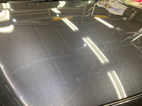 アウトバック・プレミアムコーティングのメンテナンス後のボンネット2