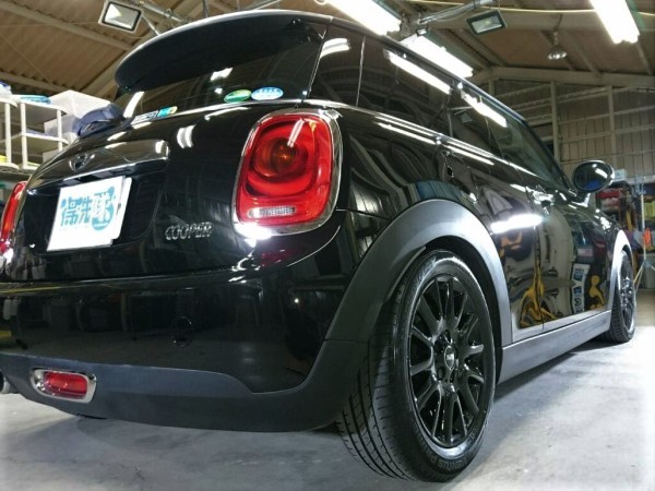 ミニ・ハイドロフィニッシュ後の右テール付近