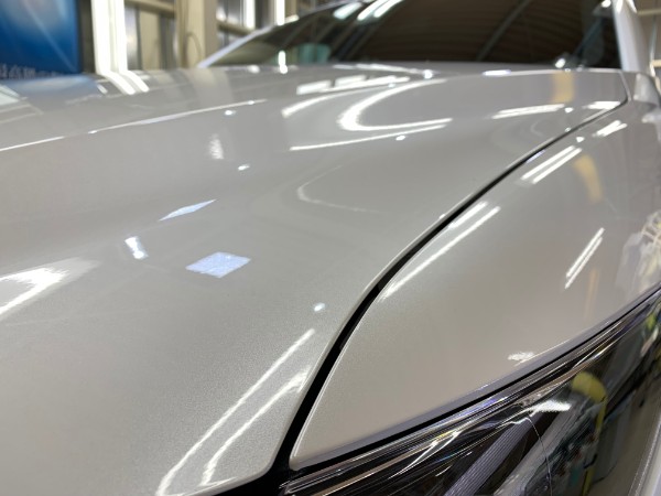 CX8・プレミアムコーティング後のボンネット1