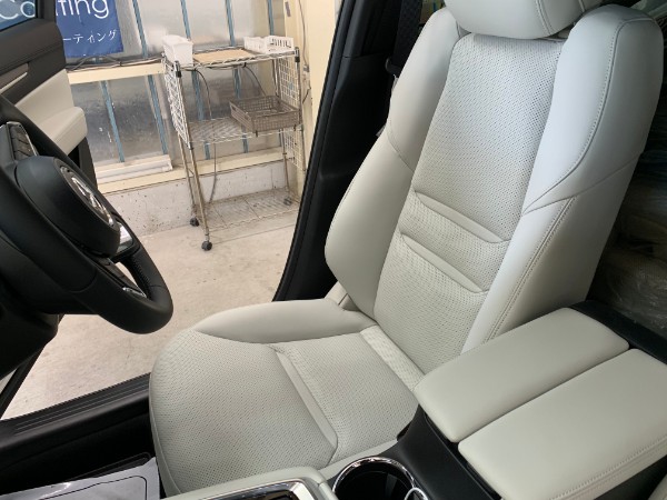 CX8・インテリコーティング後の運転席2