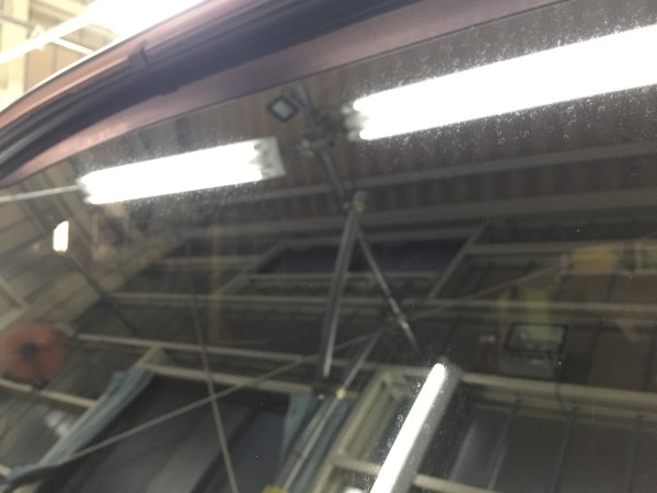 インプレッサ・窓ガラスウロコ取り前