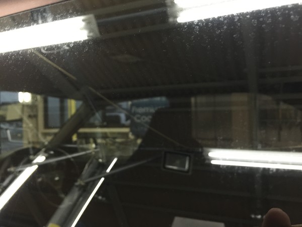 インプレッサ・窓ガラスウロコ取り前