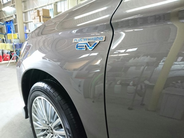 アウトランダー・プレミアムコーティング後の左フェンダー付近