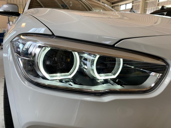 BMW ヘッドライトプロテクションフィルム右施工後