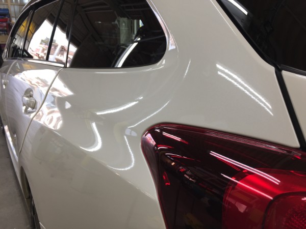 レヴォーグ・ボディガラスコーティング後の左テール付近