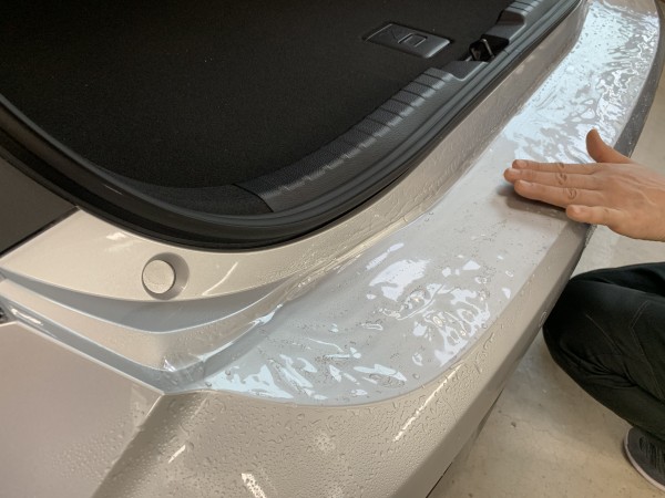 カローラスポーツ・リアバンパープロテクションフィルム施工