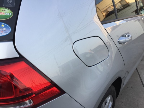 ゴルフ・プレミアムコーティング施工後の右クォーターパネル付近