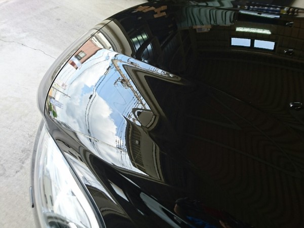 ボルボV40・プレミアムコーティング後のボンネット